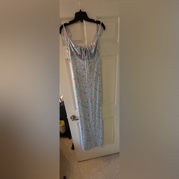 Two Dresses Rarely Worn - Picture 3 of 4